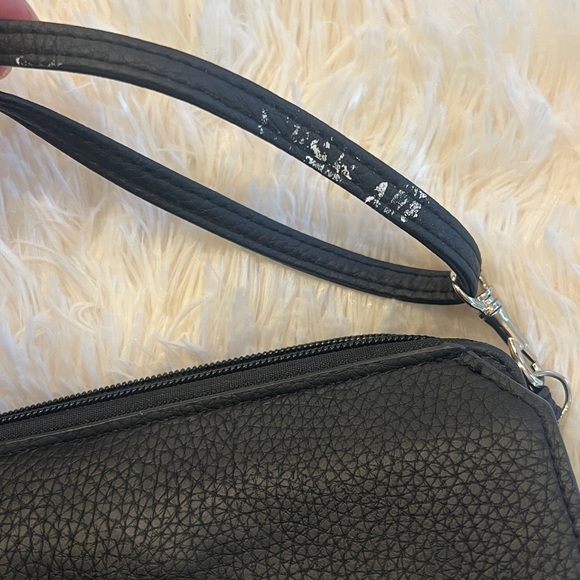 Elegant Black Leather Crossbody Bag - Picture 6 of 6